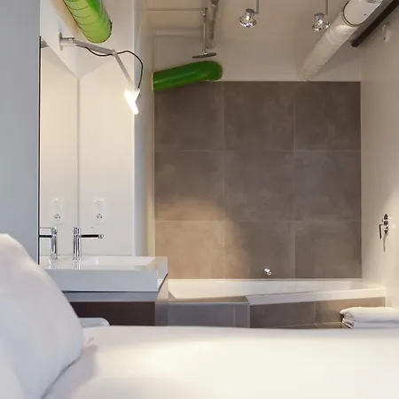 Stroom Hotel 4*